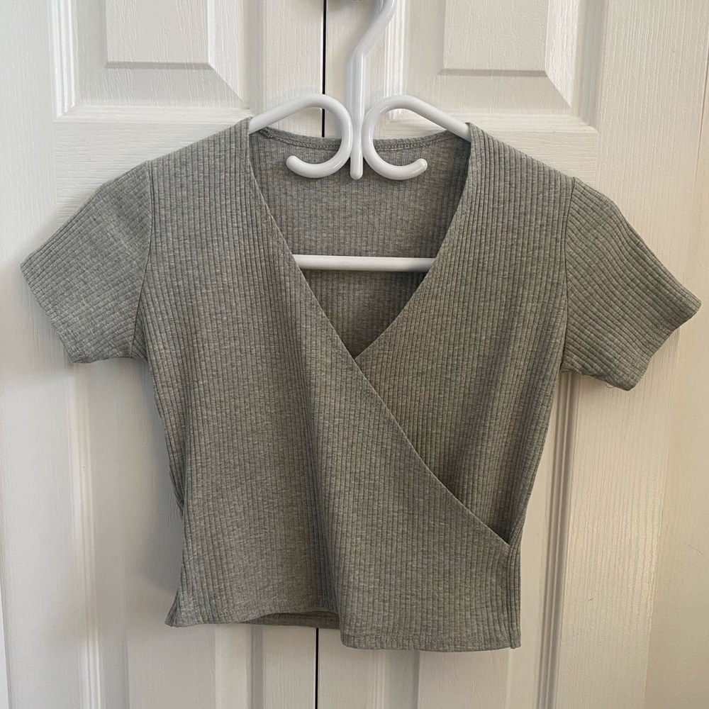 New ROMWE Gray Wrap Crop Top! - Picture 1 of 5